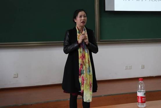 色花堂
卓光俊书记主持.jpg
